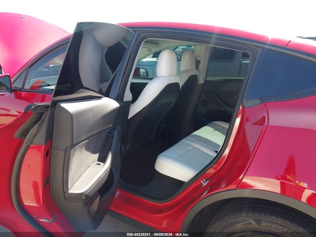 Продаж на аукціоні авто 2022 Tesla Model Y Long Range Dual Motor All-wheel Drive, vin: 7SAYGDEE2NF546563, номер лоту: 45328251