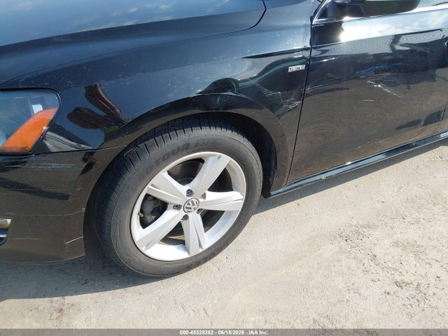Продаж на аукціоні авто 2015 Volkswagen Passat 1.8t Limited Edition, vin: 1VWAT7A32FC095498, номер лоту: 45328282