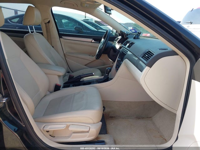 Продаж на аукціоні авто 2015 Volkswagen Passat 1.8t Limited Edition, vin: 1VWAT7A32FC095498, номер лоту: 45328282
