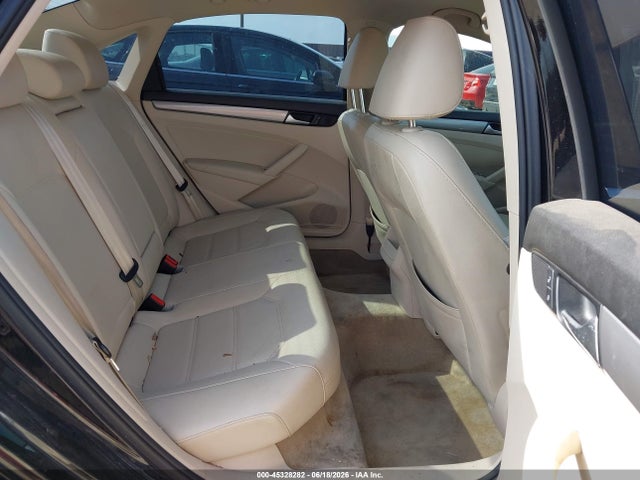 Продаж на аукціоні авто 2015 Volkswagen Passat 1.8t Limited Edition, vin: 1VWAT7A32FC095498, номер лоту: 45328282