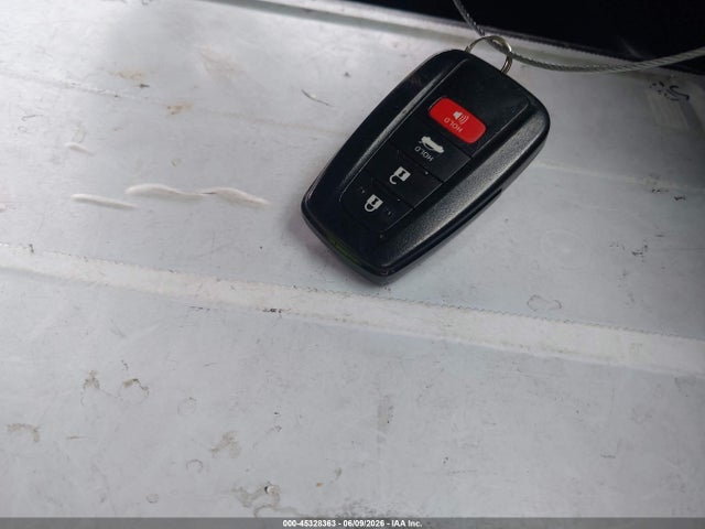 45328363 :رقم المزاد ، 4T1T11AK5MU496004 vin ، 2021 Toyota Camry Se مزاد بيع