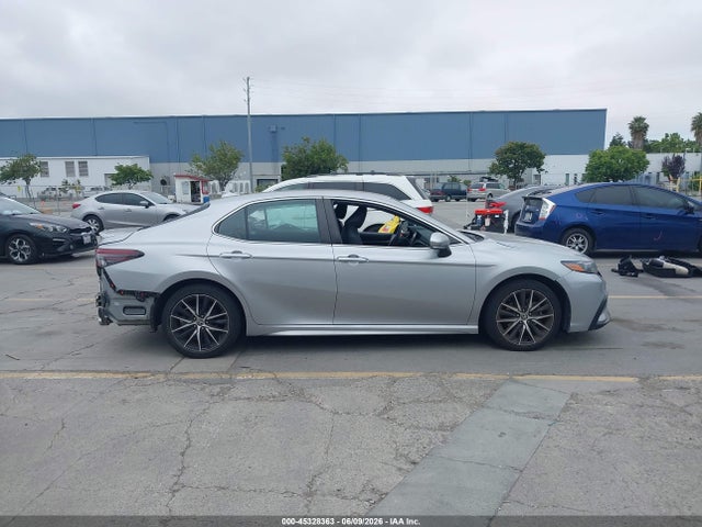45328363 :رقم المزاد ، 4T1T11AK5MU496004 vin ، 2021 Toyota Camry Se مزاد بيع