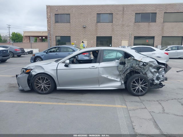 45328363 :رقم المزاد ، 4T1T11AK5MU496004 vin ، 2021 Toyota Camry Se مزاد بيع