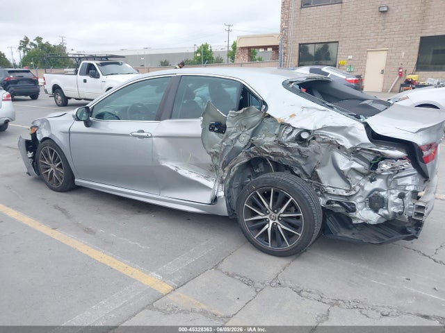 45328363 :رقم المزاد ، 4T1T11AK5MU496004 vin ، 2021 Toyota Camry Se مزاد بيع