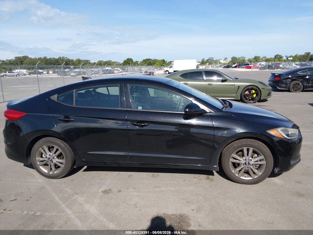 Продаж на аукціоні авто 2018 Hyundai Elantra Sel, vin: 5NPD84LF0JH236153, номер лоту: 45328391