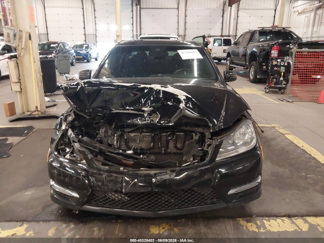 45328402 :رقم المزاد ، WDDGF8AB1DG126737 vin ، 2013 Mercedes-benz C 300 Sport 4matic مزاد بيع