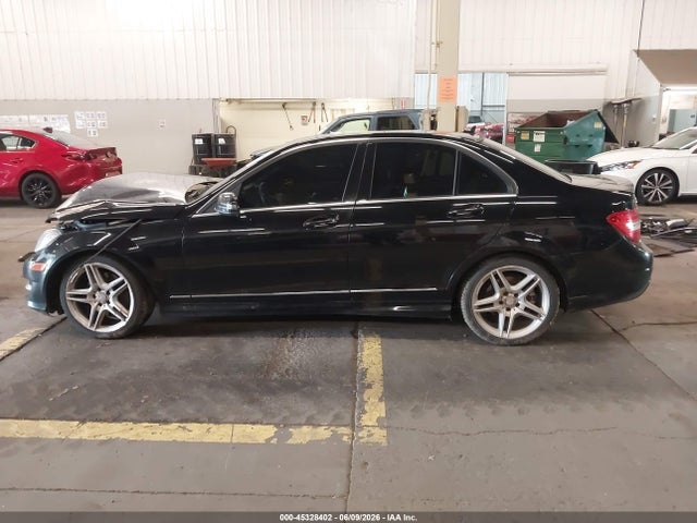 45328402 :رقم المزاد ، WDDGF8AB1DG126737 vin ، 2013 Mercedes-benz C 300 Sport 4matic مزاد بيع