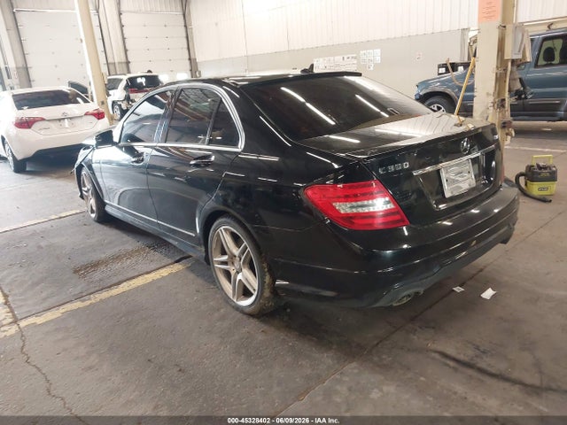45328402 :رقم المزاد ، WDDGF8AB1DG126737 vin ، 2013 Mercedes-benz C 300 Sport 4matic مزاد بيع
