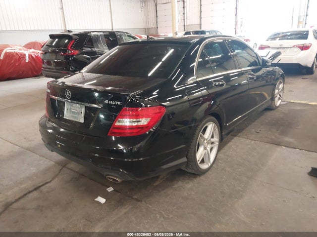 45328402 :رقم المزاد ، WDDGF8AB1DG126737 vin ، 2013 Mercedes-benz C 300 Sport 4matic مزاد بيع