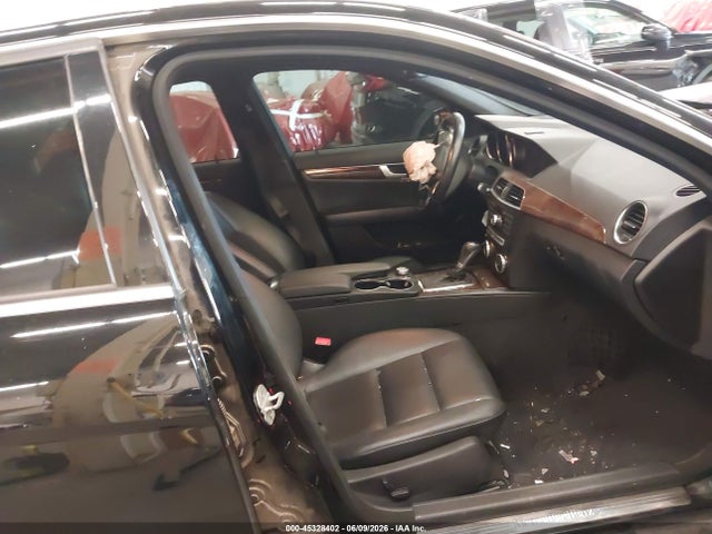 45328402 :رقم المزاد ، WDDGF8AB1DG126737 vin ، 2013 Mercedes-benz C 300 Sport 4matic مزاد بيع