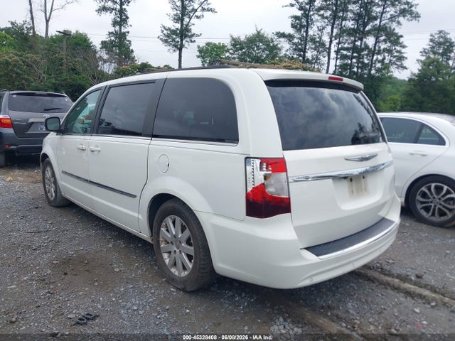 2011 Chrysler Town & Country Touring-l მანქანა იყიდება აუქციონზე, vin: 2A4RR8DG8BR688125, აუქციონის ნომერი: 45328408