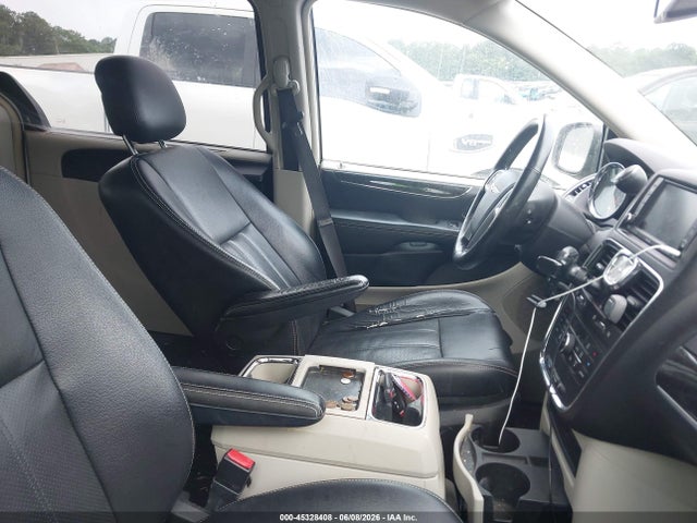 2011 Chrysler Town & Country Touring-l მანქანა იყიდება აუქციონზე, vin: 2A4RR8DG8BR688125, აუქციონის ნომერი: 45328408