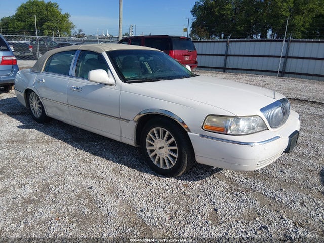 Aukcja sprzedaży 2003 Lincoln Town Car Executive, vin: 1LNHM81W53Y640845, numer aukcji: 45328474