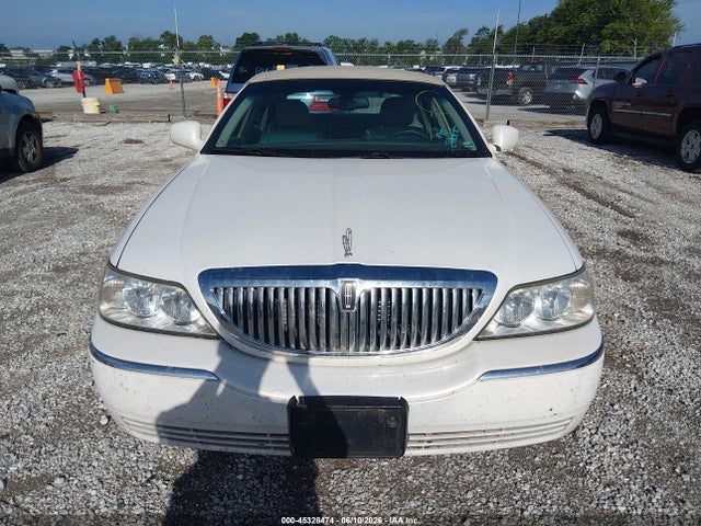 Aukcja sprzedaży 2003 Lincoln Town Car Executive, vin: 1LNHM81W53Y640845, numer aukcji: 45328474