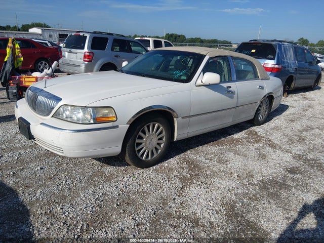 Aukcja sprzedaży 2003 Lincoln Town Car Executive, vin: 1LNHM81W53Y640845, numer aukcji: 45328474