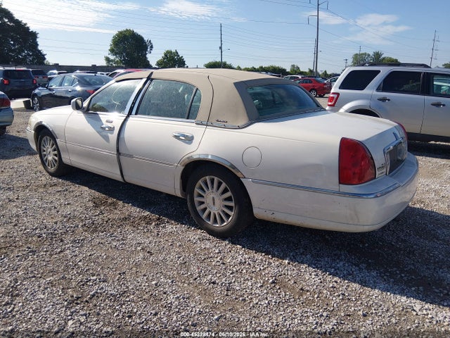 Aukcja sprzedaży 2003 Lincoln Town Car Executive, vin: 1LNHM81W53Y640845, numer aukcji: 45328474