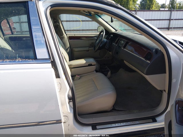 Aukcja sprzedaży 2003 Lincoln Town Car Executive, vin: 1LNHM81W53Y640845, numer aukcji: 45328474