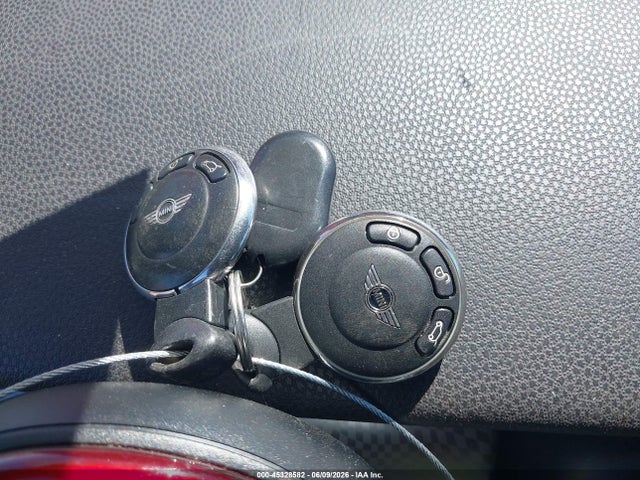 Продаж на аукціоні авто 2010 Mini Cooper S, vin: WMWMS3C56ATZ85485, номер лоту: 45328582