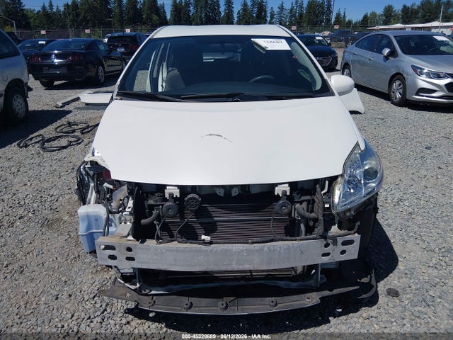 Toyota Prius Two 2015 JTDKN3DU1F1882842 Image 13