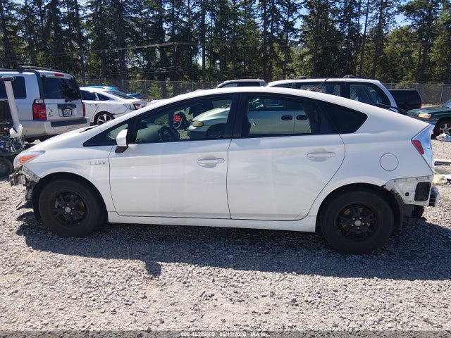Toyota Prius Two 2015 JTDKN3DU1F1882842 Image 15