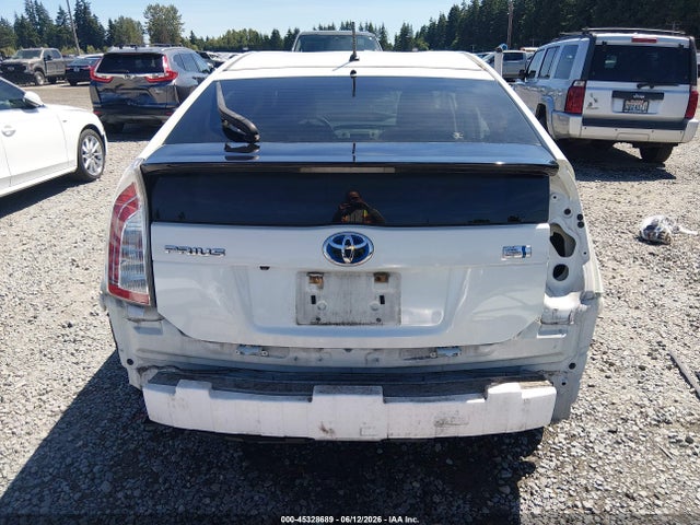 Toyota Prius Two 2015 JTDKN3DU1F1882842 Image 17