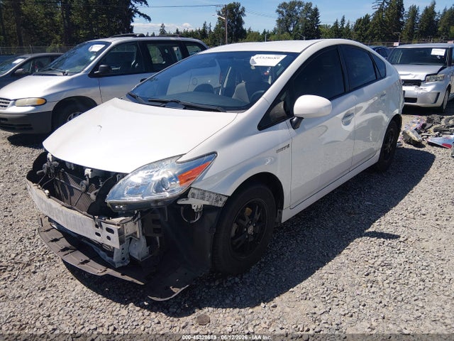 Toyota Prius Two 2015 JTDKN3DU1F1882842 Image 2
