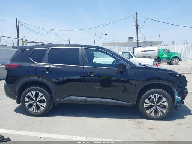 JN8BT3BA8PW427140 Nissan Rogue Sv Fwd