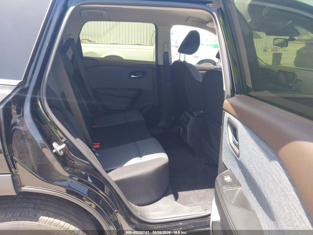 JN8BT3BA8PW427140 Nissan Rogue Sv Fwd