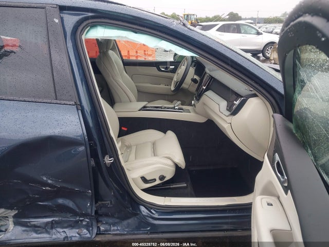 Volvo Xc60 B5 Ultimate Dark Theme 2024 YV4L12RM9R1842495 Image 5