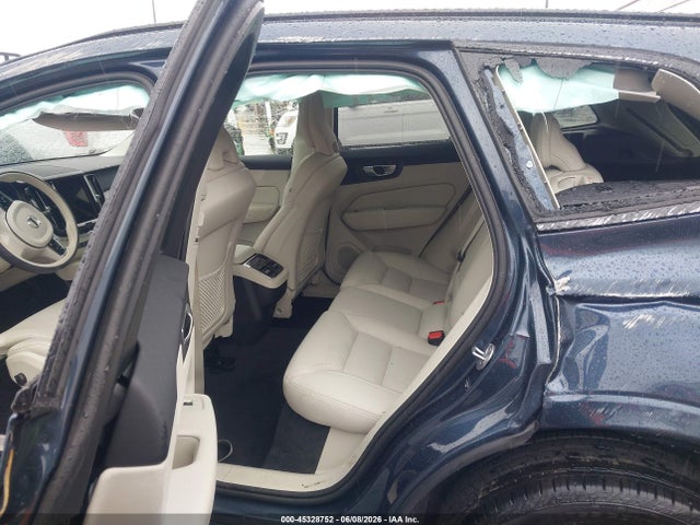 Volvo Xc60 B5 Ultimate Dark Theme 2024 YV4L12RM9R1842495 Image 8