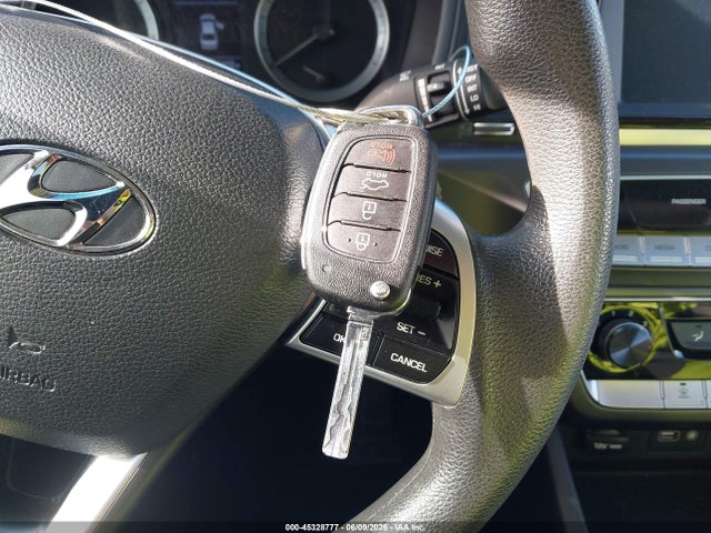 Hyundai SONATA SE 2019 5NPE24AF0KH754824 Image 11