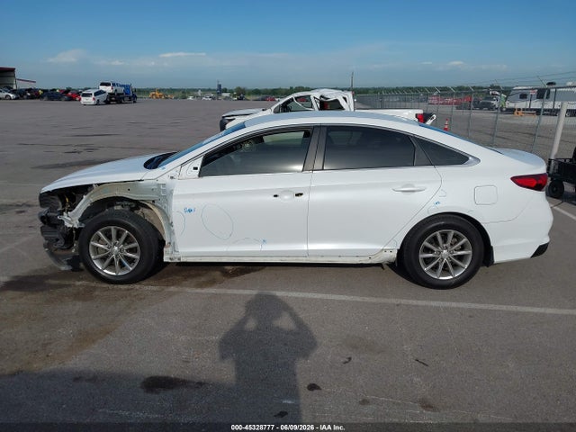 Hyundai SONATA SE 2019 5NPE24AF0KH754824 Image 15
