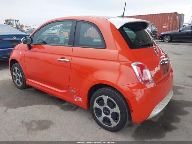 2017 Fiat 500e Battery Electric მანქანა იყიდება აუქციონზე, vin: 3C3CFFGE1HT547748, აუქციონის ნომერი: 45328860