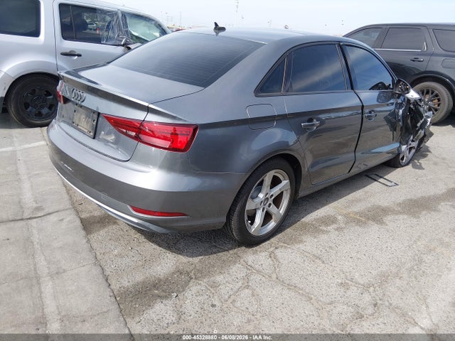 WAUAUGFF5K1010935 Audi A3 40 Premium/40 Titanium Premium