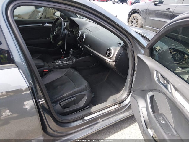 Audi A3 40 Premium/40 Titanium Premium 2019 WAUAUGFF5K1010935 Image 5