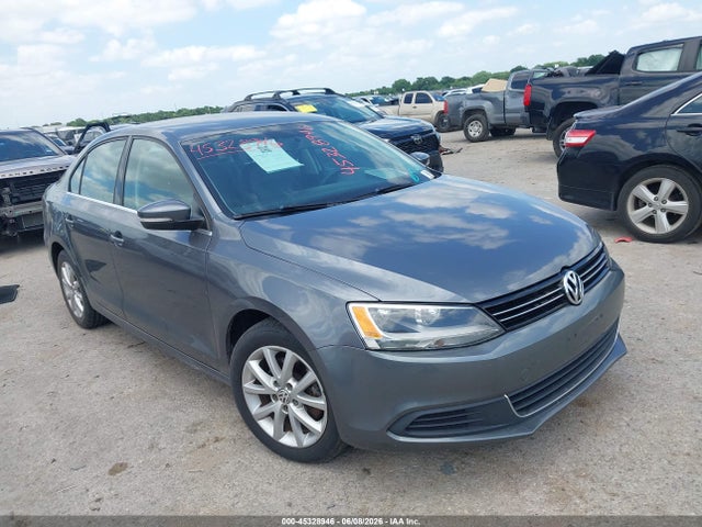 2014 Volkswagen Jetta 1.8t Se მანქანა იყიდება აუქციონზე, vin: 3VWD17AJXEM227745, აუქციონის ნომერი: 45328946