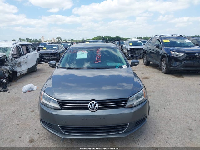2014 Volkswagen Jetta 1.8t Se მანქანა იყიდება აუქციონზე, vin: 3VWD17AJXEM227745, აუქციონის ნომერი: 45328946