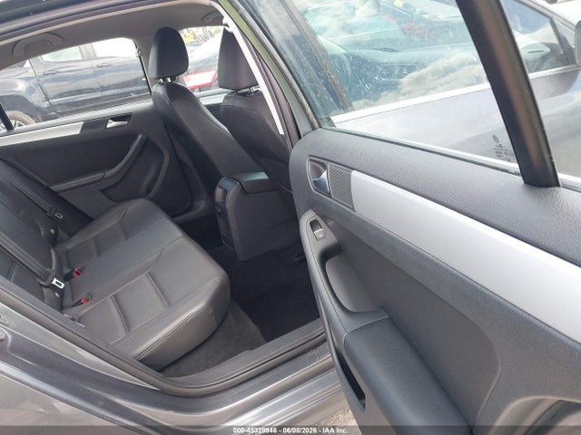2014 Volkswagen Jetta 1.8t Se მანქანა იყიდება აუქციონზე, vin: 3VWD17AJXEM227745, აუქციონის ნომერი: 45328946
