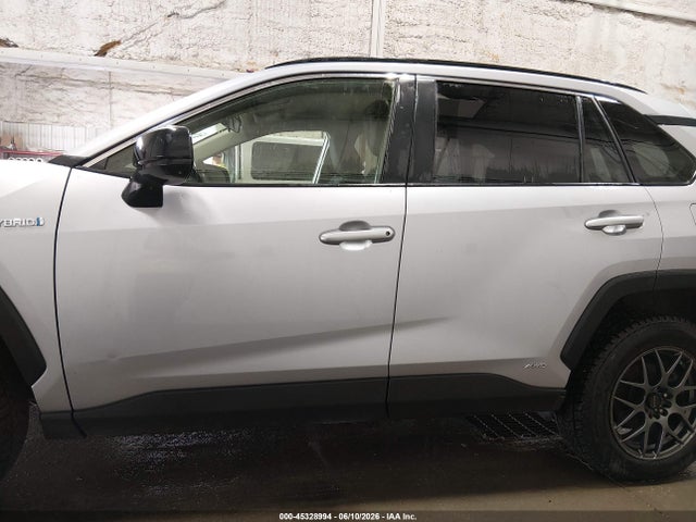 JTMLWRFV1KD013998 Toyota Rav4 Hybrid Le