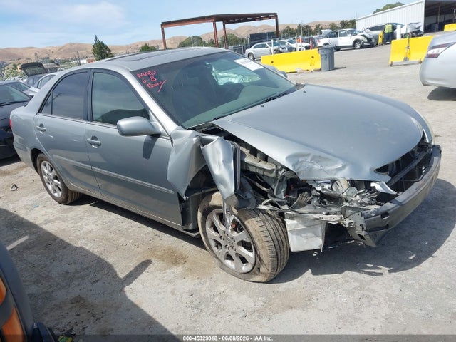 2005 Toyota Camry Xle V6 მანქანა იყიდება აუქციონზე, vin: 4T1BF30K15U617106, აუქციონის ნომერი: 45329018
