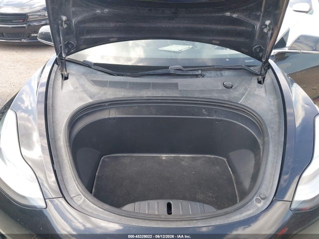 45329022 :رقم المزاد ، 5YJ3E1EB2JF170345 vin ، 2018 Tesla Model 3 Long Range/performance مزاد بيع