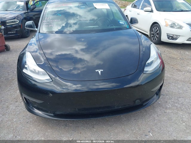 45329022 :رقم المزاد ، 5YJ3E1EB2JF170345 vin ، 2018 Tesla Model 3 Long Range/performance مزاد بيع