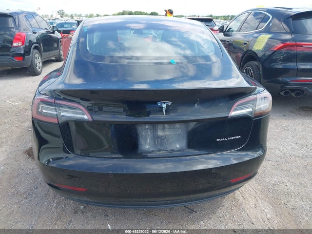 45329022 :رقم المزاد ، 5YJ3E1EB2JF170345 vin ، 2018 Tesla Model 3 Long Range/performance مزاد بيع