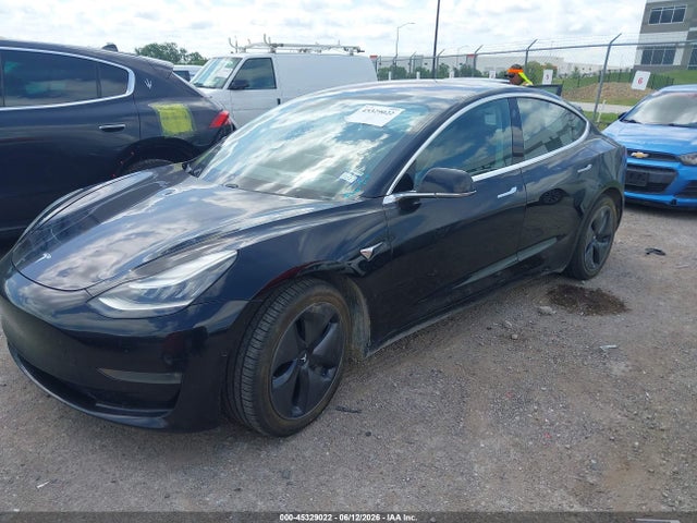 45329022 :رقم المزاد ، 5YJ3E1EB2JF170345 vin ، 2018 Tesla Model 3 Long Range/performance مزاد بيع