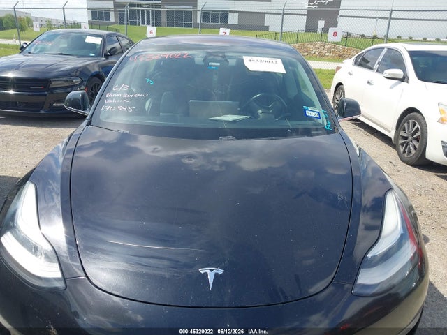 45329022 :رقم المزاد ، 5YJ3E1EB2JF170345 vin ، 2018 Tesla Model 3 Long Range/performance مزاد بيع