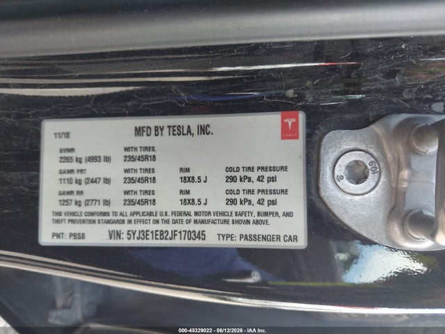 45329022 :رقم المزاد ، 5YJ3E1EB2JF170345 vin ، 2018 Tesla Model 3 Long Range/performance مزاد بيع