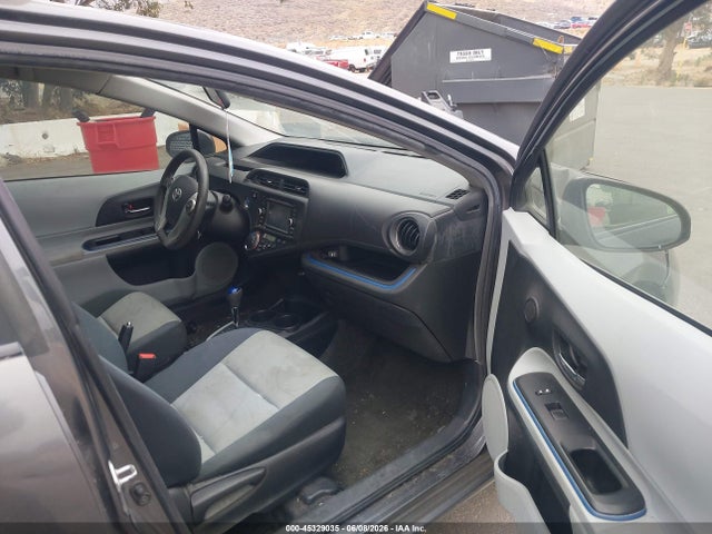 Продаж на аукціоні авто 2013 Toyota Prius C Three, vin: JTDKDTB32D1545641, номер лоту: 45329035