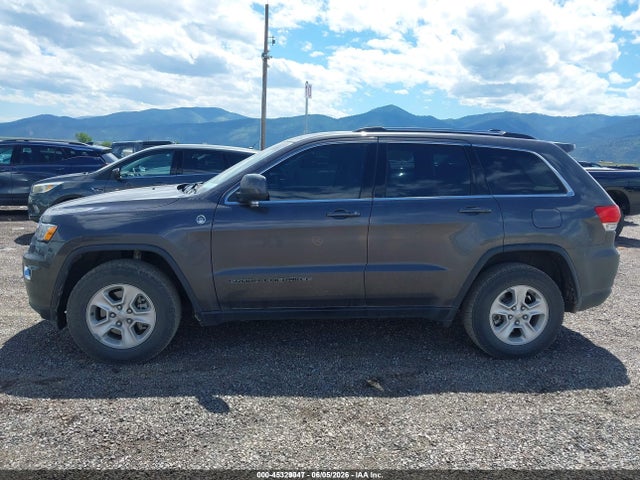 1C4RJFAG6HC859123 Jeep Grand Cherokee Laredo 4x4