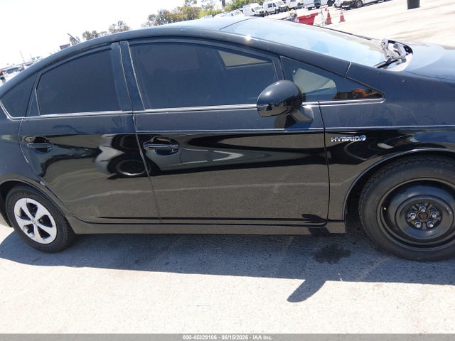 Toyota Prius Three 2014 JTDKN3DU7E0382186 Image 14