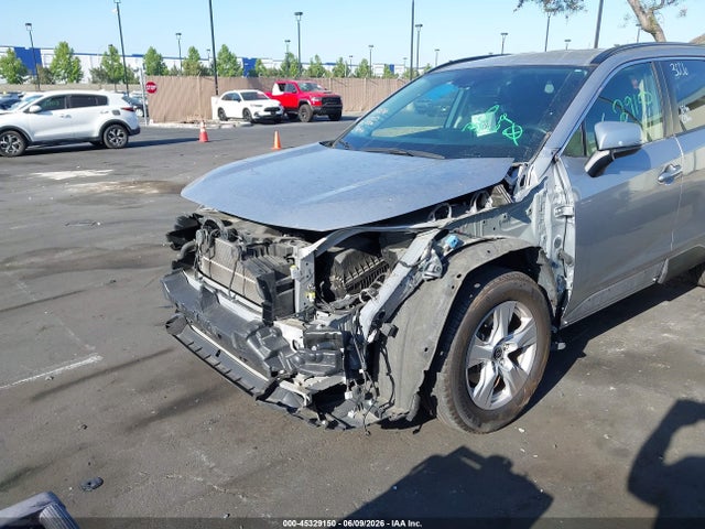 JTMRWRFV8MD135741 Toyota Rav4 Hybrid Xle